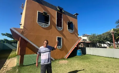 
          Imagem ilustrativa da imagem Casa de cabeça para baixo em Guriri amplia horário de visitação
          