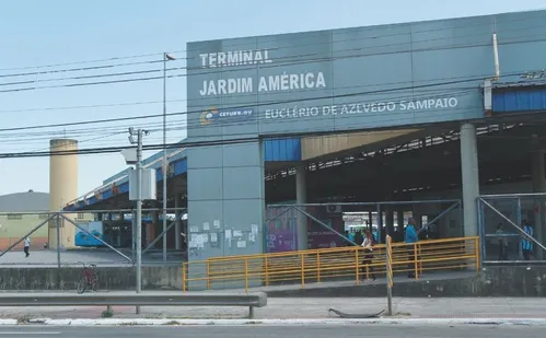 
          Imagem ilustrativa da imagem Casagrande: "Expresso GV será a maior obra de mobilidade feita na Grande Vitória"
          