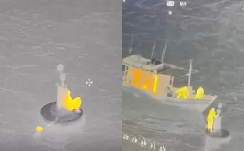 
          Imagem ilustrativa da imagem Casal é resgatado após se perder no mar durante passeio de jet ski em Vitória
          