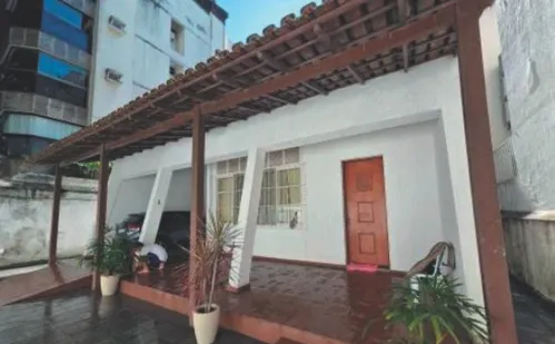 
          Imagem ilustrativa da imagem Casas nos bairros Praia do Canto e Santa Helena vão virar prédios
          