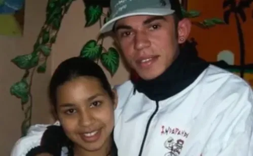 
          Imagem ilustrativa da imagem "Caso Eloá": Quem foi a apresentadora que falou ao vivo com Lindemberg?
          