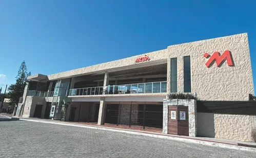 
          Imagem ilustrativa da imagem Cidade Saúde: diversão em mais de 50 praias de Guarapari
          