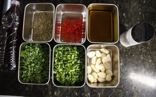 
          Imagem ilustrativa da imagem Cinco molhos especiais para acompanhar o churrasco
          