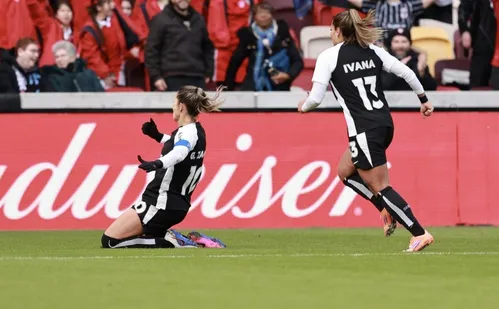 
          Imagem ilustrativa da imagem Com gol da capixaba Gabi Zanotti, Corinthians vai à final da Copa das Campeãs
          