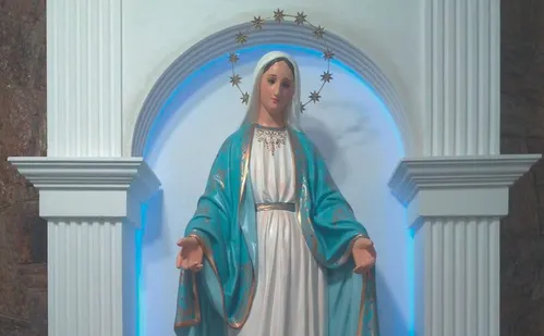 
          Imagem ilustrativa da imagem Começa nesta terça-feira a novena para Nossa Senhora das Graças
          