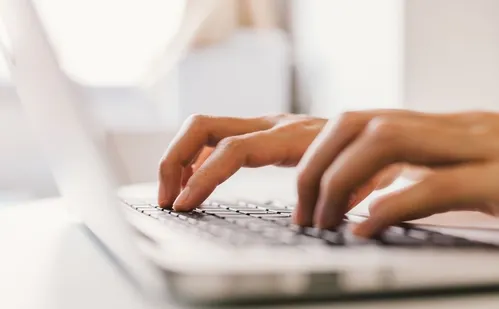 
          Imagem ilustrativa da imagem Como checar antecedentes criminais de um date? Plataformas fazem varredura
          