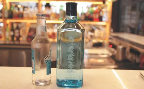 
          Imagem ilustrativa da imagem Como fazer drinques com e sem álcool para a noite da virada
          