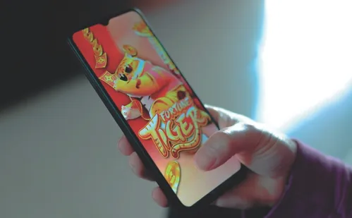 
          Imagem ilustrativa da imagem Compulsão por jogos: “Me transformei em outra pessoa”, diz gerente de loja
          