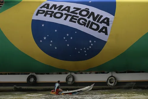 
          Imagem ilustrativa da imagem Congresso derruba vetos de Lula ao licenciamento ambiental dias após fim da COP-30
          