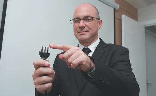 
          Imagem ilustrativa da imagem Conta de energia força indústrias a subir preços de produtos
          