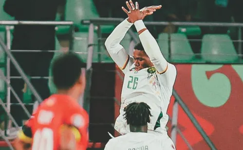 
          Imagem ilustrativa da imagem Copa Africana entra em clima de decisão
          