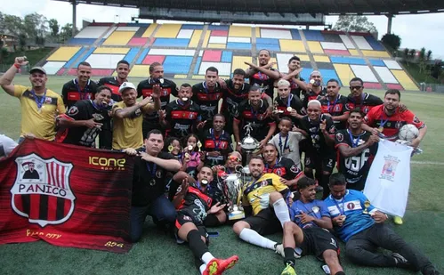 
          Imagem ilustrativa da imagem Copa Metropolitana: Pânico leva susto, mas é campeão nos pênaltis
          