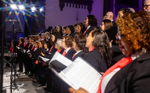 
          Imagem ilustrativa da imagem Coral ArcelorMittal inicia apresentações de Natal gratuitas nesta sexta-feira
          