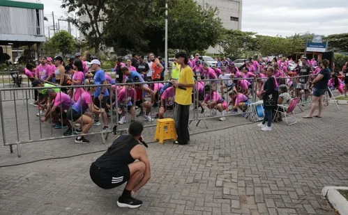 
          Imagem ilustrativa da imagem Corrida Tribuna Ruas da Cidade: atletas com deficiência brilham na prova
          