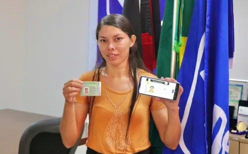 
          Imagem ilustrativa da imagem "Custo era muito alto", diz doméstica após se tornar 1ª brasileira a tirar nova CNH
          