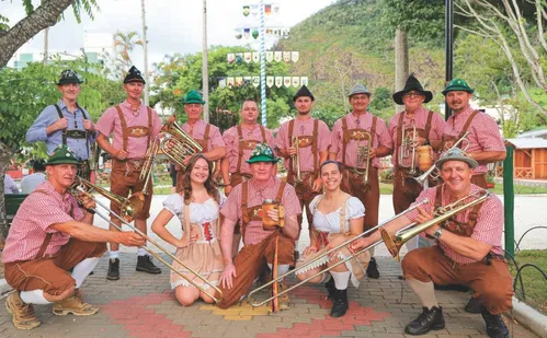 
          Imagem ilustrativa da imagem Dança, música e tradição na Sommerfest em Domingos Martins
          