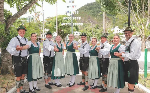 
          Imagem ilustrativa da imagem Dança, música e tradição na Sommerfest em Domingos Martins
          