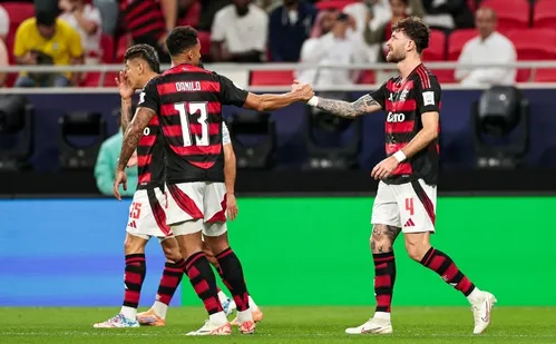 
          Imagem ilustrativa da imagem Danilo reconhece PSG favorito e Léo Pereira vibra com 'melhor fase da carreira'
          