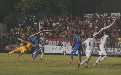 
          Imagem ilustrativa da imagem Desportiva vence o Vitória no Salvador Costa
          