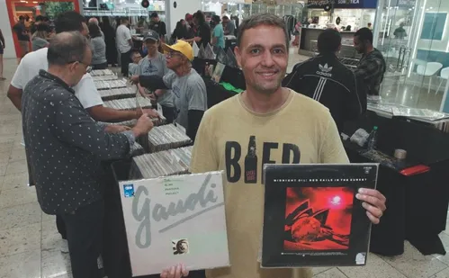 
          Imagem ilustrativa da imagem Discos raros de vinil podem chegar a R$ 2.500
          