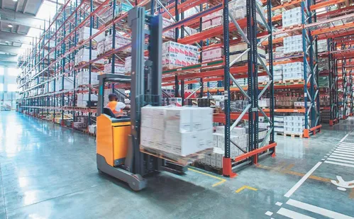 
          Imagem ilustrativa da imagem Distribuição de produtos: alugar galpão logístico no ES custa até R$ 3 milhões
          