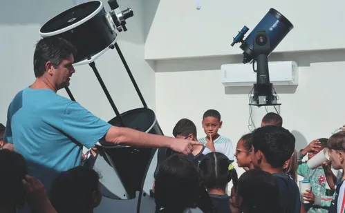 
          Imagem ilustrativa da imagem Diversão em viagem ao espaço em Colatina
          