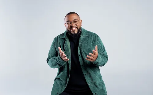 
          Imagem ilustrativa da imagem Dose dupla de samba com Tiee
          