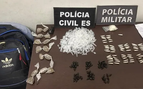 
          Imagem ilustrativa da imagem Duas mulheres são presas por tráfico de drogas no Norte do ES
          