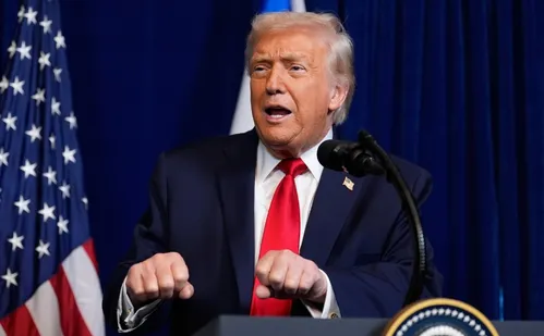 
          Imagem ilustrativa da imagem Trump ameaça o Irã com força "nunca vista antes"
          