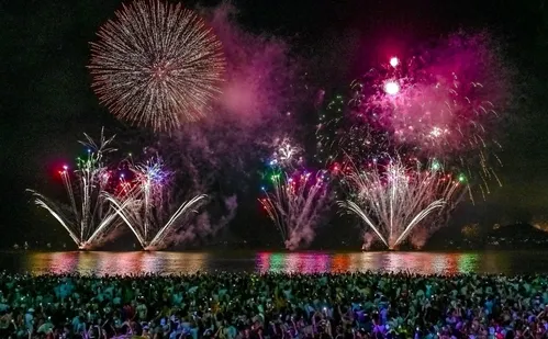 
          Imagem ilustrativa da imagem Elba Ramalho e Beto Kauê no Réveillon em Camburi
          