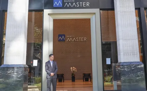 
          Imagem ilustrativa da imagem Empresas na teia do Master usam terras da União para fabricar R$ 45 bi em créditos
          