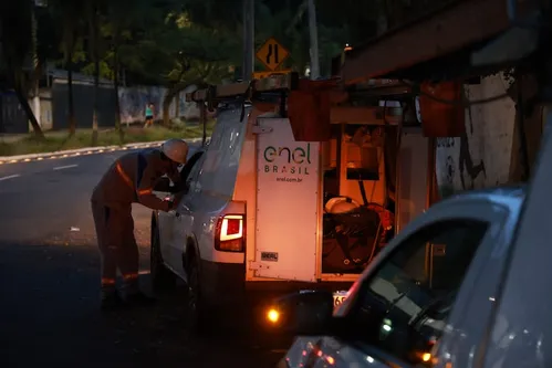 
          Imagem ilustrativa da imagem Silveira pede investigação imediata sobre falhas da Enel de SP em ofício à agência
          