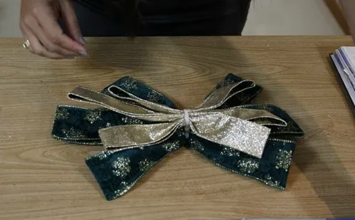 
          Imagem ilustrativa da imagem Enfeite para decorar portas com estilo para o Natal
          