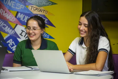 
          Imagem ilustrativa da imagem Ensino internacional garante conquistas para alunos
          