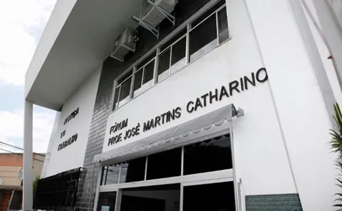 
          Imagem ilustrativa da imagem Entenda caso de mulher que deve receber R$ 1,4 milhão após viver em situação análoga à escravidão
          