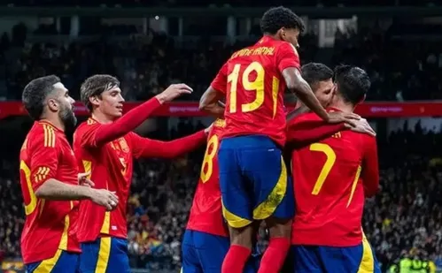 
          Imagem ilustrativa da imagem Espanha e mais três seleções podem garantir vaga na Copa do Mundo neste sábado
          