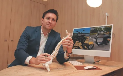 
          Imagem ilustrativa da imagem Especialista: acidentes com bikes elétricas têm maior gravidade do que com a comum
          