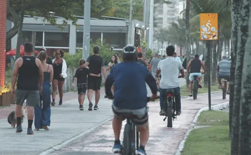 
          Imagem ilustrativa da imagem Especialistas defendem “lei seca” também para as bikes elétricas
          