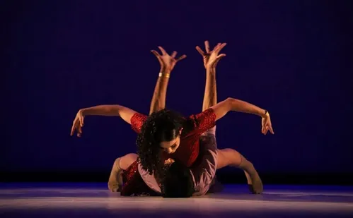 
          Imagem ilustrativa da imagem Espetáculo com hits do rock ao piano
          