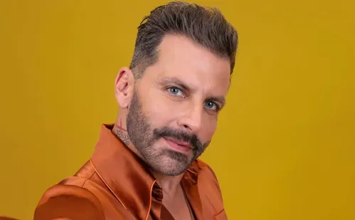 
          Imagem ilustrativa da imagem 'Estava brigando comigo mesmo', diz Henri Castelli sobre crise convulsiva
          