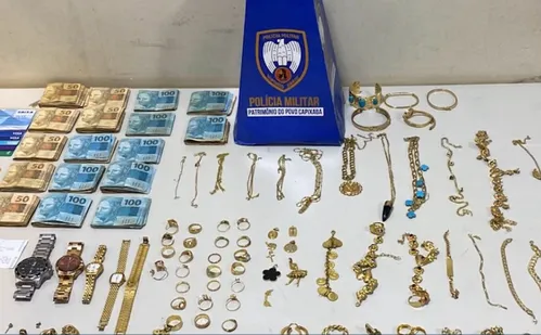 
          Imagem ilustrativa da imagem Estelionatários aplicam golpe do bilhete premiado em idosa e são presos no ES
          