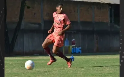 
          Imagem ilustrativa da imagem Ex-jogador é acusado de matar ex-atleta da Desportiva e está foragido
          