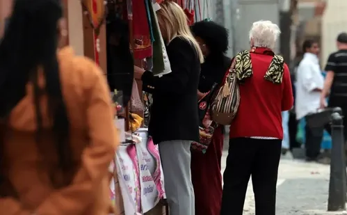 
          Imagem ilustrativa da imagem Expectativa de vida no Brasil chega a 76,6 anos, diz levantamento do IBGE
          