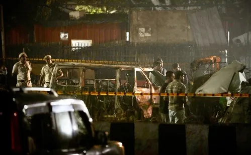 
          Imagem ilustrativa da imagem Explosão de carro perto de local turístico na Índia deixa pelo menos oito mortos
          