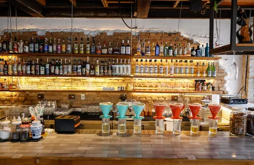 
          Imagem ilustrativa da imagem Fabricantes e bares apostam na confiança na relação com a clientela
          