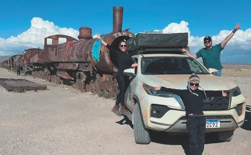 
          Imagem ilustrativa da imagem Família capixaba quer chegar ao “fim do mundo” de carro
          