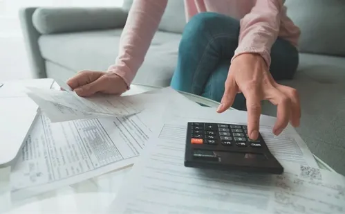 
          Imagem ilustrativa da imagem Feirão de renegociação oferece desconto de até 100% dos juros em Cariacica
          