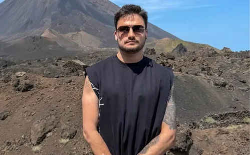 
          Imagem ilustrativa da imagem Felipe Neto expõe sofrimento com transtornos mentais
          