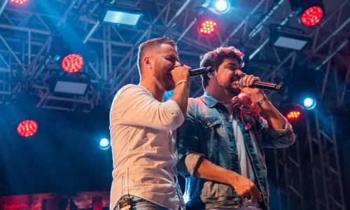 
          Imagem ilustrativa da imagem Felipe Simas, Sabrina Sato e Taís Araújo: notícias dos famosos na coluna Pop.Zap
          