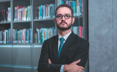 
          Imagem ilustrativa da imagem Ferraço: Estamos equipando as forças de segurança com armamento de primeira linha
          